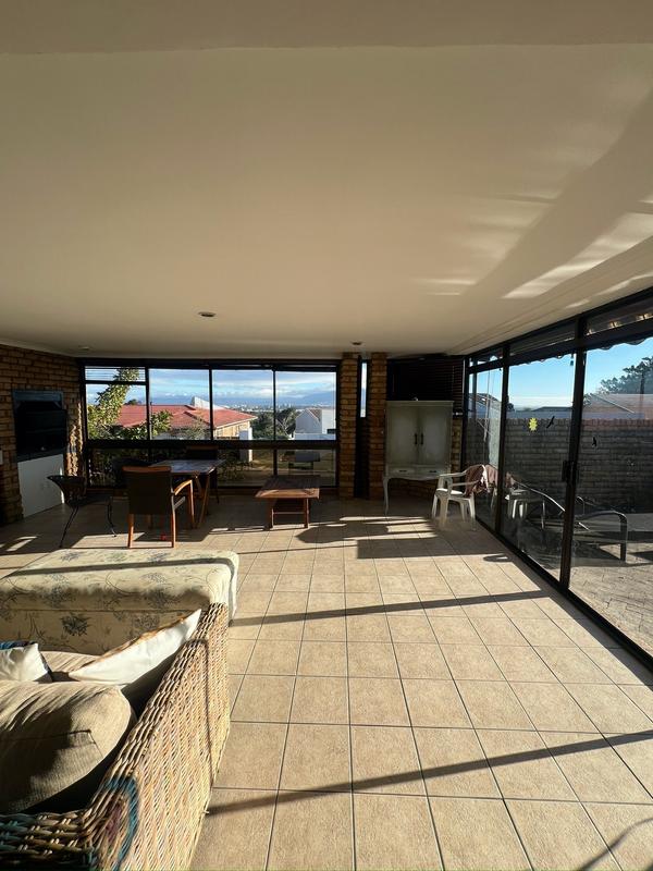 3 Bedroom Property for Sale in Plattekloof Western Cape